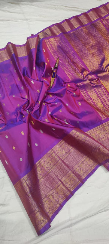 Premium Gadwal Handloom Pure Silk With Self Kanchi Border and Butta Blouse