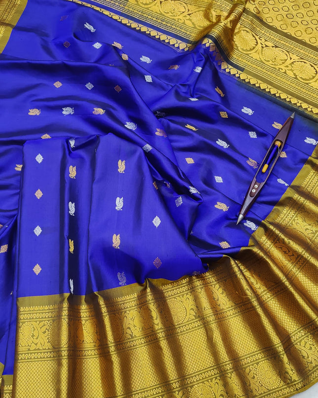Premium Gadwal Handloom Pure Silk With Self Kanchi Border and Butta Blouse